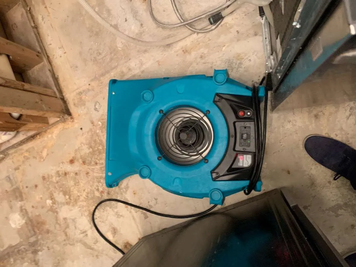 Air mover drying equipment for Mold Remediation & Removal in Delray Beach